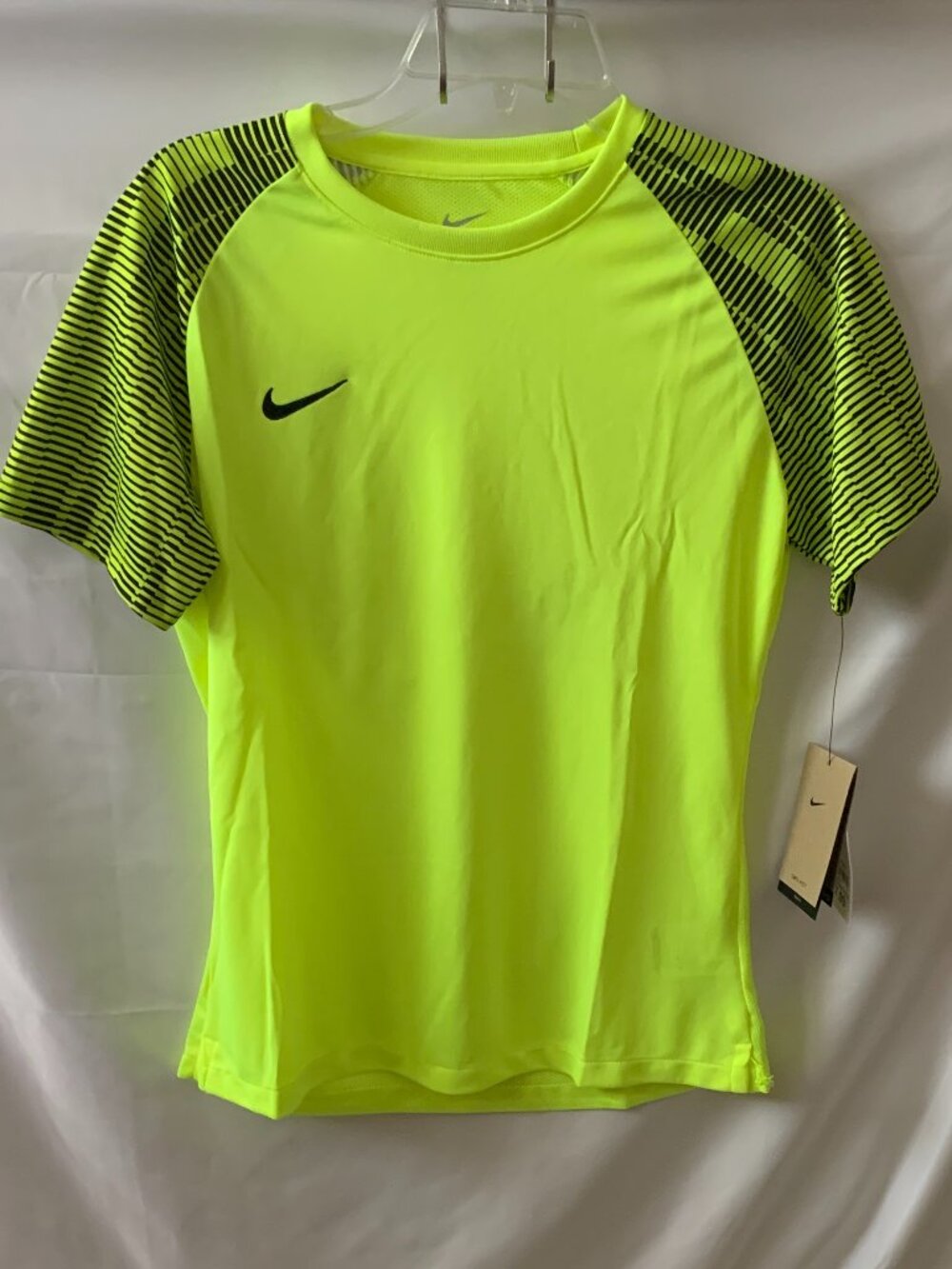 NIKE Dri-Fit Academy Soccer Jersey in Volt/Black Sz MEDIUM